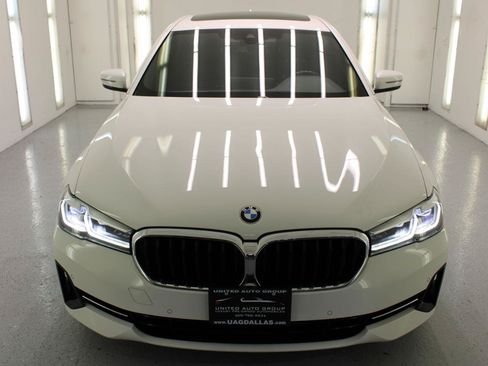 Used 2021 BMW 530i w/ Convenience Package RWD image 3