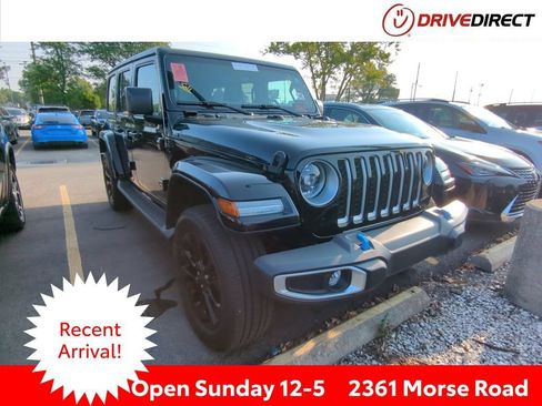 Used 2023 Jeep Wrangler Unlimited Sahara w/ Cold Weather Group AWD/4WD image 1