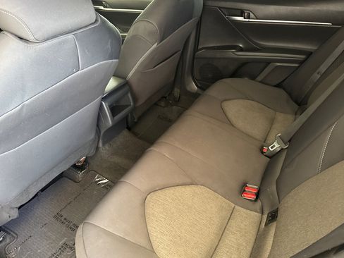 Used 2022 Toyota Camry LE FWD image 11