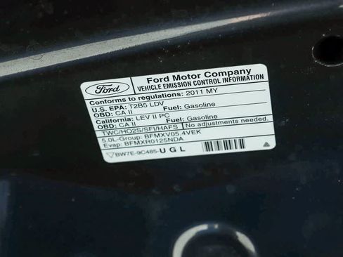 Used 2011 Ford Mustang GT Premium w/ Electronics Pkg RWD image 27