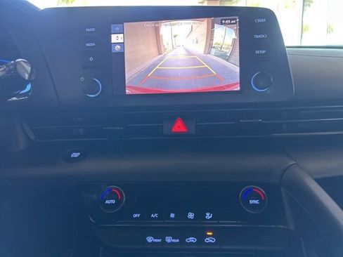 Certified 2025 Hyundai Elantra Sport FWD image 10