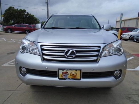 Used 2010 Lexus GX 460 image 2