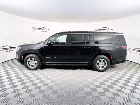 Used 2024 Jeep Wagoneer L 4WD w/ Convenience Group I image 5