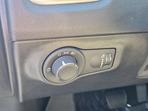 Used 2018 Jeep Compass Sport AWD/4WD image 13