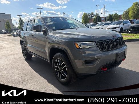 Used 2021 Jeep Grand Cherokee Trailhawk w/ Trailhawk Luxury Group AWD/4WD image 5