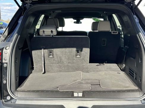 Used 2023 Chevrolet Traverse LS w/ Safety Package image 22