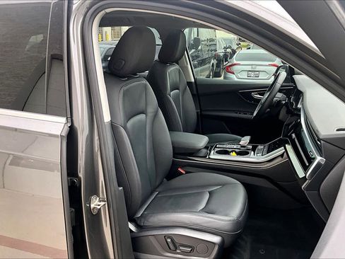 Used 2020 Audi Q7 3.0T Premium Plus w/ Premium Plus Package AWD/4WD image 9