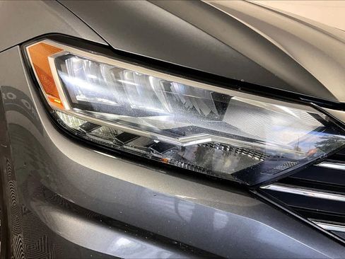 Used 2021 Volkswagen Jetta SE w/ SE Cold Weather Package image 26