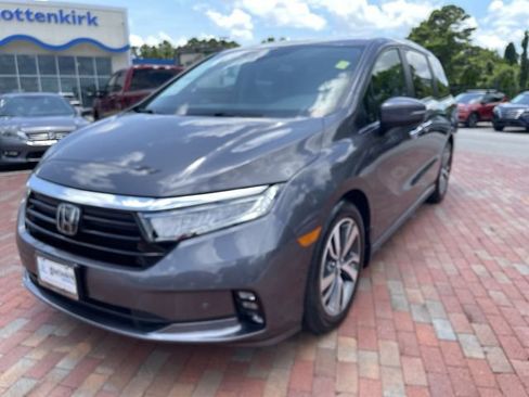 Certified 2022 Honda Odyssey Touring image 1