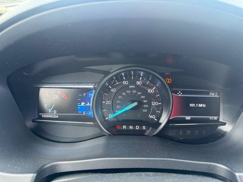 Used 2017 Ford Explorer XLT w/ Equipment Group 202A FWD image 9