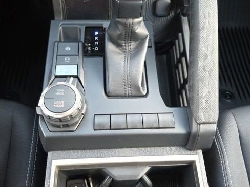 Used 2024 Toyota Tacoma TRD Sport image 19