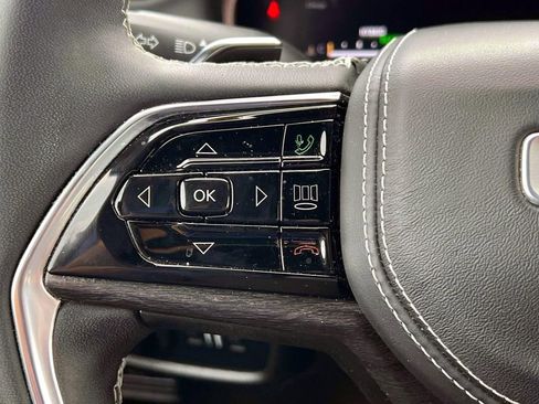 Used 2022 Jeep Grand Cherokee Overland image 22