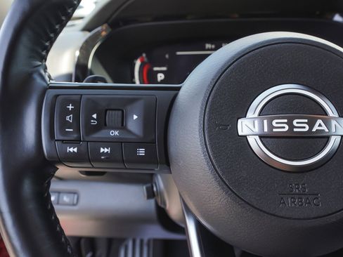 Used 2023 Nissan Pathfinder Platinum AWD/4WD image 18