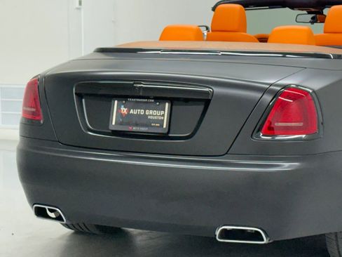 Used 2017 Rolls-Royce Dawn RWD image 35