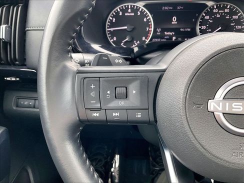 Used 2025 Nissan Pathfinder SV image 22