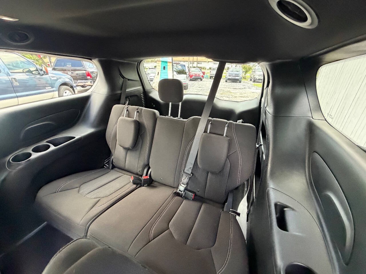 Used 2020 Chrysler Pacifica Touring w/ S Appearance Package FWD image 4