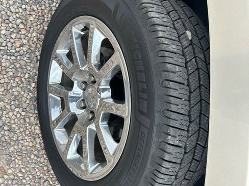 Used 2015 GMC Yukon Denali w/ Premium Package image 41