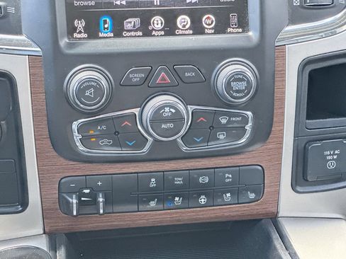 Used 2014 RAM 2500 Laramie w/ Convenience Group AWD/4WD image 13