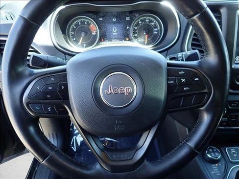 Used 2020 Jeep Cherokee Trailhawk w/ Cold Weather Group AWD/4WD image 13