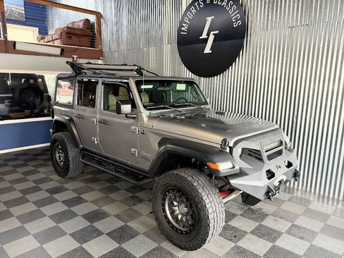 Used 2018 Jeep Wrangler Unlimited Sport S AWD/4WD image 2