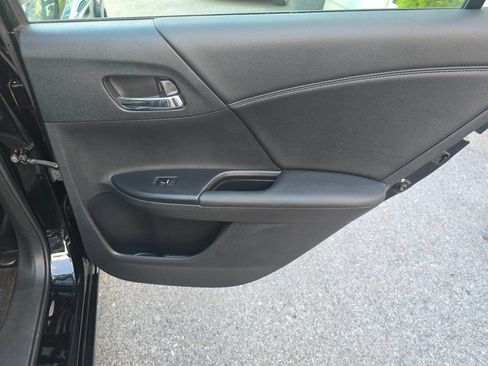Used 2015 Honda Accord EX-L image 16
