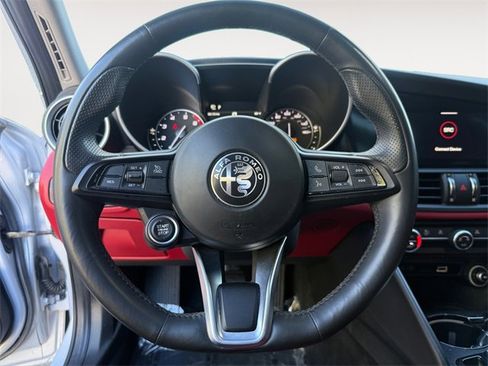 Used 2020 Alfa Romeo Giulia w/ Nero Edizione image 16