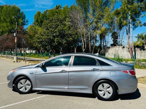 Used 2015 Hyundai Sonata Hybrid image 12