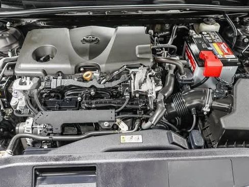 Certified 2020 Toyota Camry SE image 28