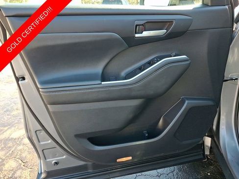 Certified 2025 Toyota Highlander XLE AWD/4WD image 16