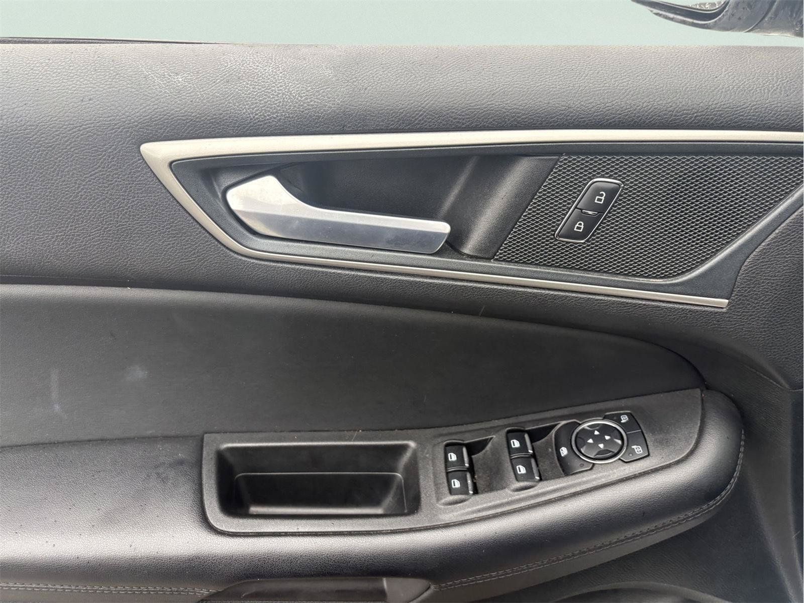 Used 2024 Ford Edge SEL AWD/4WD image 12