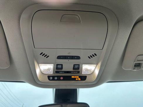 Used 2020 Buick Enclave Premium w/ Sun and Sites Package image 22