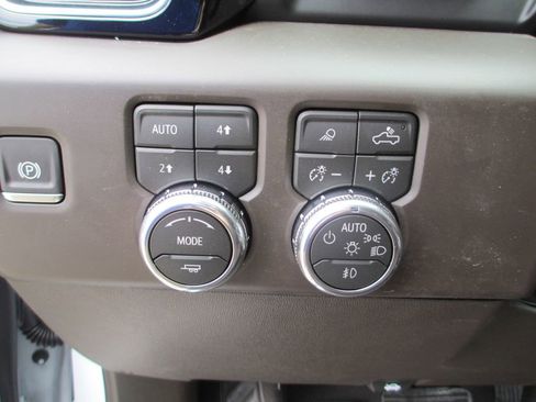 New 2026 GMC Sierra 1500 Denali w/ Denali Reserve Package AWD/4WD image 16