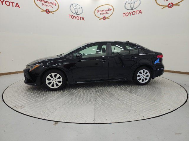 Certified 2026 Toyota Corolla LE FWD image 5