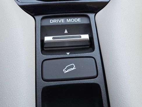 Used 2023 Honda HR-V LX image 6