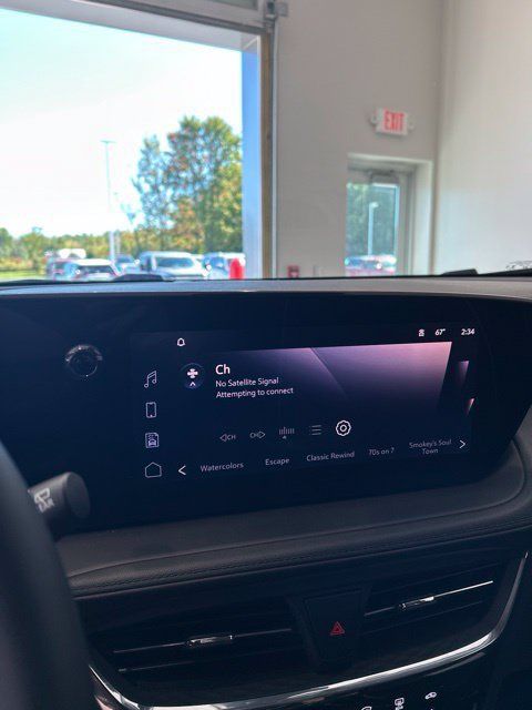 Used 2025 Buick Encore GX Avenir w/ Avenir Technology Package AWD/4WD image 17