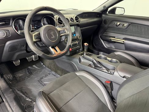 Used 2018 Ford Mustang Shelby GT350 w/ Convenience Package image 4