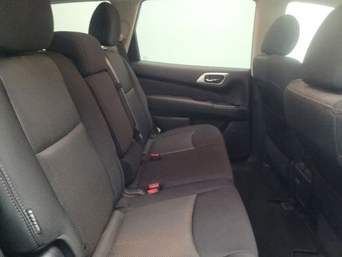 Used 2020 Nissan Pathfinder S FWD image 19