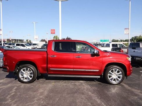 Used 2023 Chevrolet Silverado 1500 High Country w/ High Country Premium Package AWD/4WD image 5