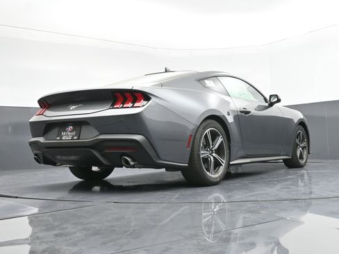 Used 2025 Ford Mustang Coupe image 16