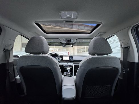 Used 2023 Hyundai Elantra Limited image 16