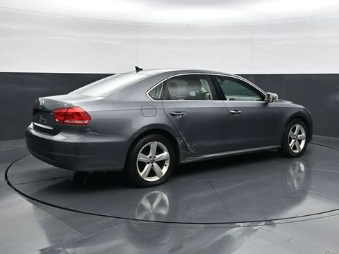 Used 2012 Volkswagen Passat 2.5 SE FWD image 2