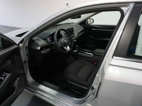 Used 2023 Nissan Altima 2.5 SV image 8