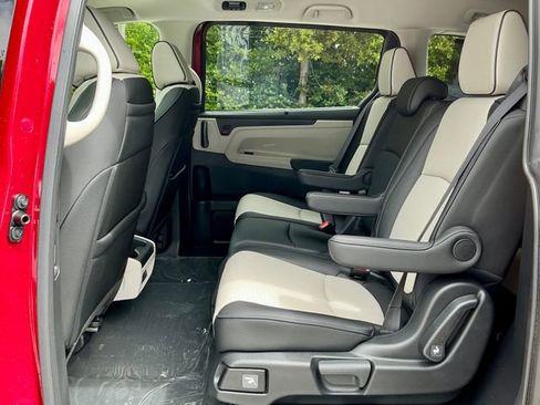 New 2026 Honda Odyssey Elite image 9