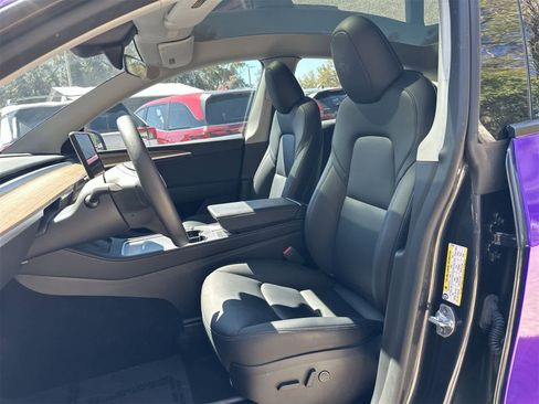 Used 2024 Tesla Model Y Performance image 11