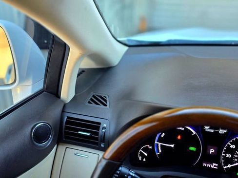 Used 2013 Lexus RX 450h AWD w/ Navigation Pkg image 16