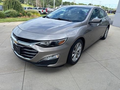 Used 2024 Chevrolet Malibu LT FWD image 3