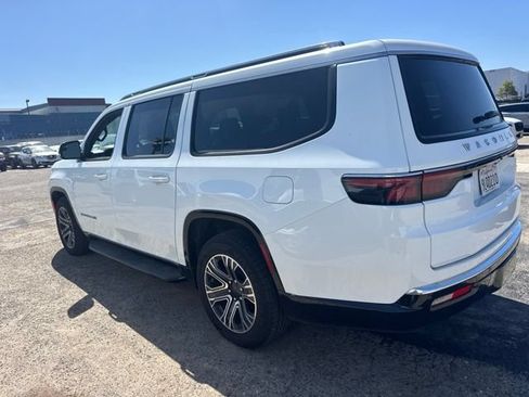 Used 2024 Jeep Wagoneer L Series II w/ Flexible Seating Group AWD/4WD image 8
