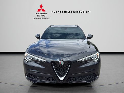 Used 2023 Alfa Romeo Stelvio Ti AWD/4WD image 2