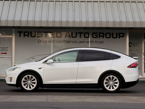 Used 2020 Tesla Model X Long Range AWD/4WD image 5