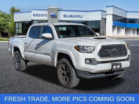Used 2019 Toyota Tacoma TRD Sport image 1